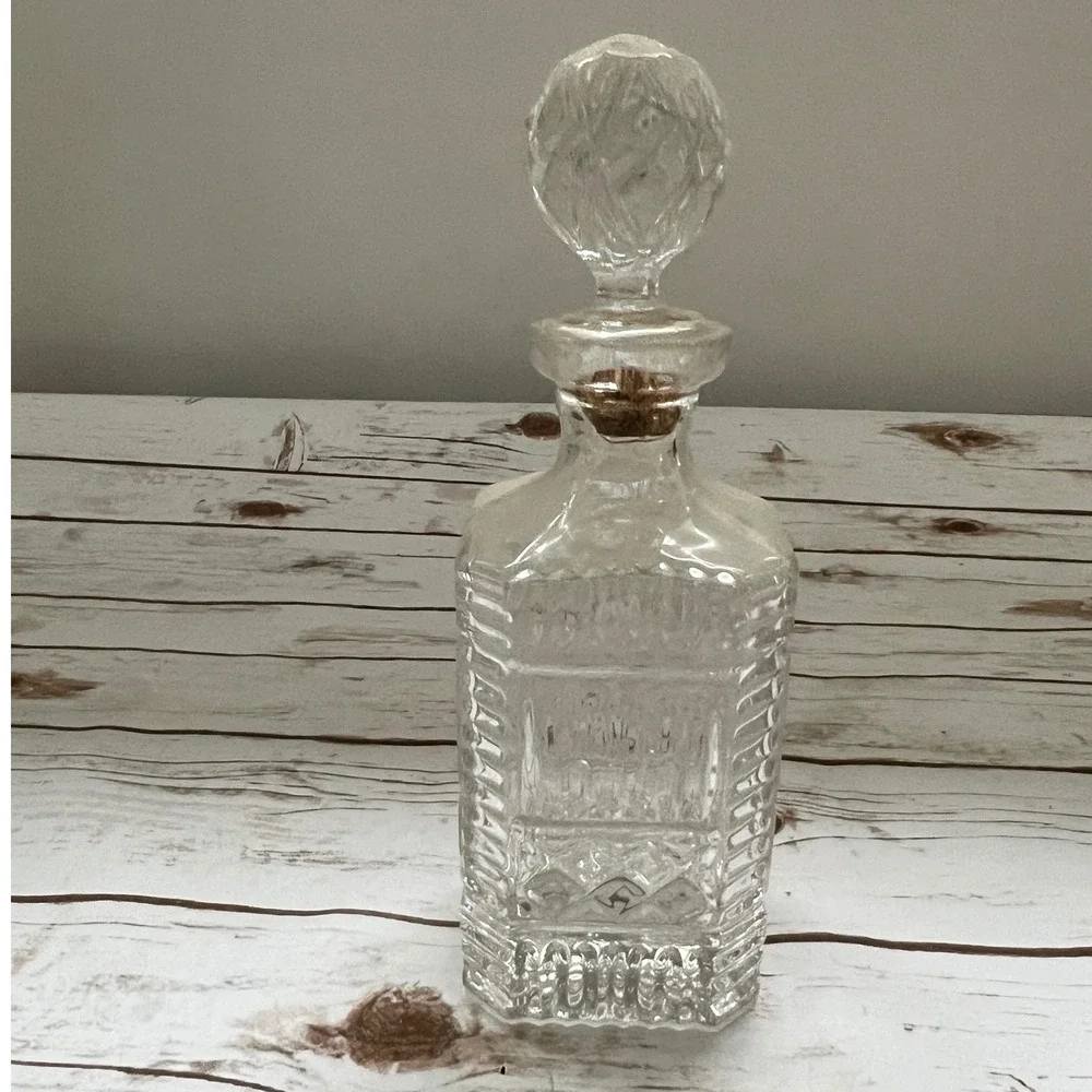 Vintage Glass Decanter Clear Square Diamond Ribbed Pattern Cork Stopper 10.5